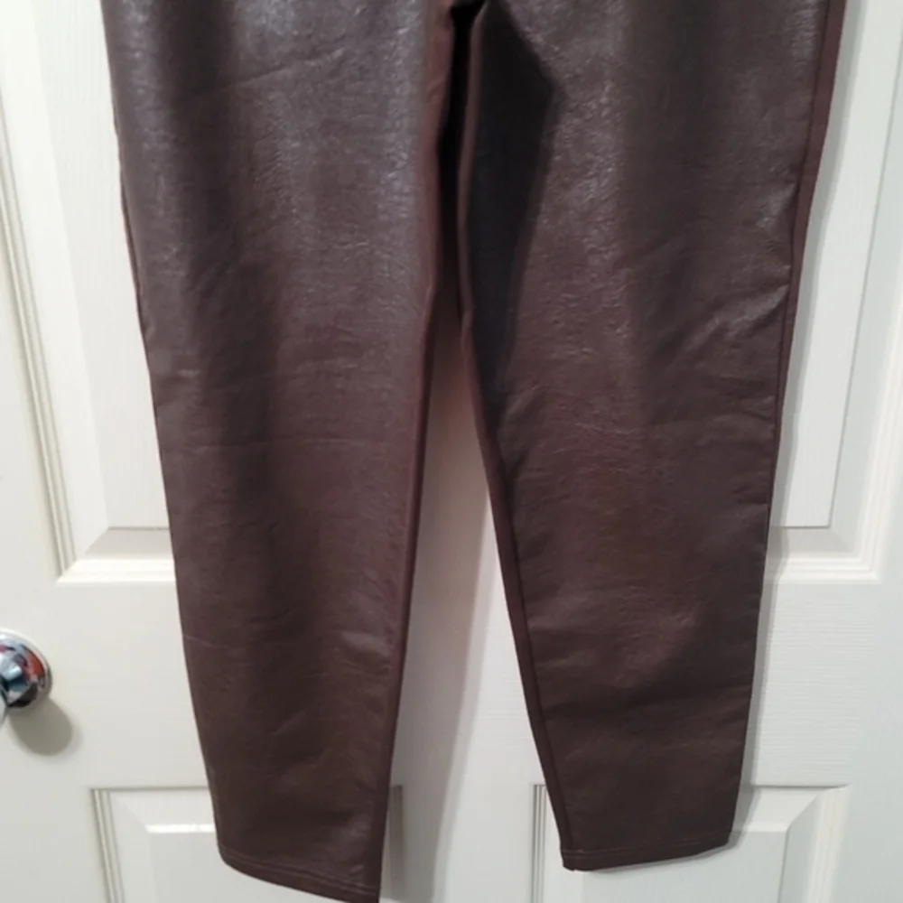 Joan Rivers Women's Petite Pants S/P Signature Knit Faux Leather‎ Brown a461883